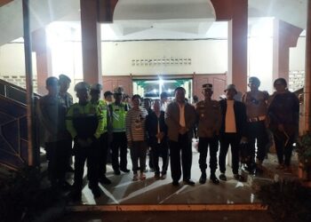 Kapolsek Tanjungbalai Selatan (TBS) Kompol HE Sidauruk SH MH tetap pimpin pelaksanaan pengamanan Perayaan Paskah berupa ibadah dan pawai obor yang digelar oleh Jemaat Gereja HKBP Resort Kota Tanjungbalai0