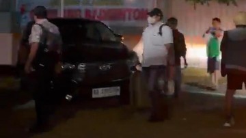 KPK Bawa Tiga Koper dari Rumah Sekwan DPRD Kota Bengkulu