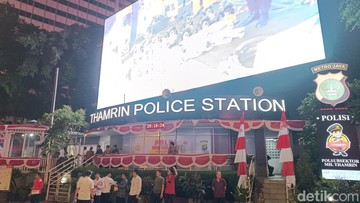 Balita Ditemukan Terpisah di Stasiun MRT Bundaran HI Saat Malam Merdeka