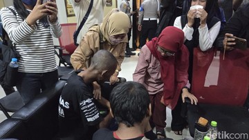 Empat ABK Korban Penganiayaan KM Maulana 23 Dipulangkan ke Keluarga