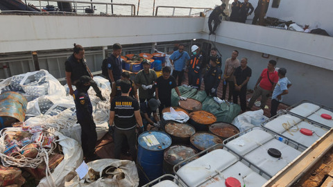 Bea Cukai Gagalkan Penyelundupan 2,6 Ton Sabu Cair di Perairan Kepri