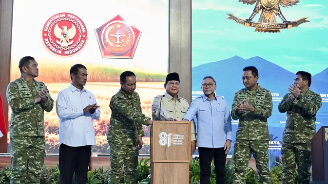 Prabowo Pimpin Panen Raya TNI di Lanud Abdulrachman Saleh Malang