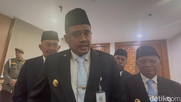 Bobby Nasution Walk Out Paripurna DPRD Sumut, Minta Seluruh OPD Tinggalkan Ruangan