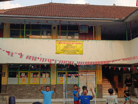 Sengketa Lahan, SDN 026 Bojongloa Bandung Digembok Tiga Kali
