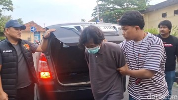 Marbut Masjid Tewas Dibacok Tetangga, Polisi Sita Samurai dan Celurit