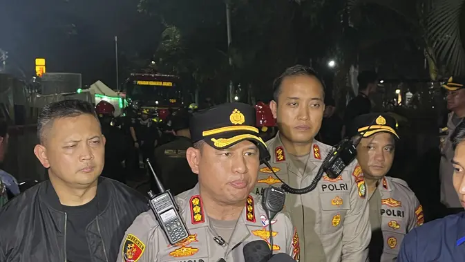 Kapolres Metro Jakarta Pusat Tinjau Langsung Kebakaran Gedung Bapenda DKI
