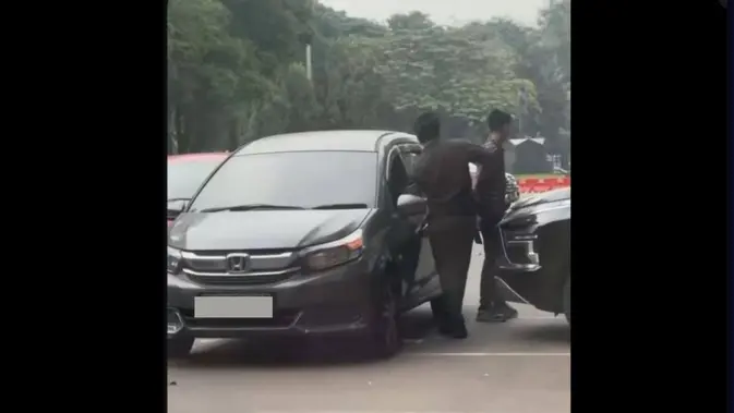 Video Viral Dugaan Penggesekan Nomor Rangka Mobil di GBK