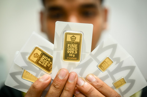Harga Emas Antam Turun Rp 15.000 ke Rp 2.565.000 per Gram