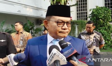 Pemerintah Uji Cairan Pemadam Brasil Atasi Karhutla Sumatera