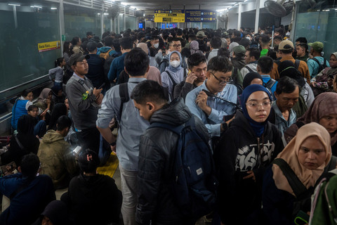 KRL Green Line Tertemper Orang di Serpong-Sudimara, Tiga Perjalanan Telat