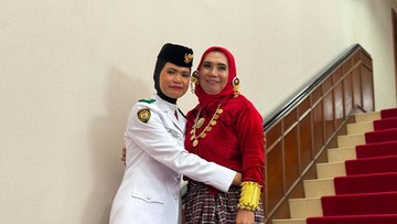 Suburia Bangga Putrinya dari Sekolah Rakyat Jadi Paskibraka di Istana