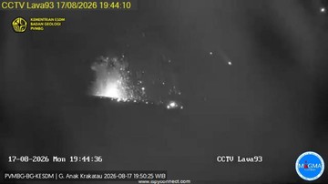 Anak Krakatau Erupsi Dua Kali, Radius Aman Ditetapkan Tiga Kilometer