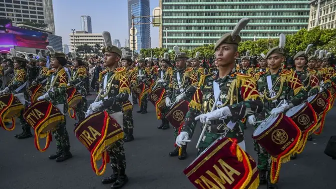 Kadet Mahasiswa Universitas Pertahanan Ikuti Kegiatan Publik di Bundaran HI