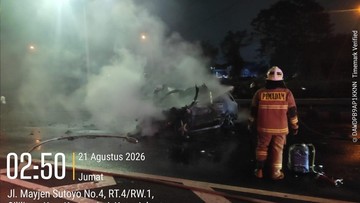 Polisi Serahkan Jasad Dua Korban Kecelakaan Mercedes di Jagorawi ke Keluarga
