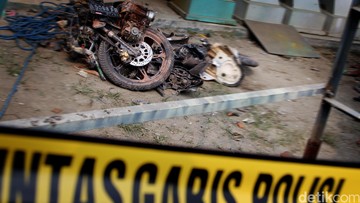 Pemotor 20 Tahun Tewas Usai Tabrak Pohon di Kembangan Jakbar