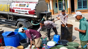Polres Malang Salurkan 35 Ribu Liter Air Bersih Antisipasi Kemarau
