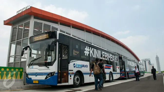 Uji Coba Koridor 13 Ciledug-Tendean Berlangsung di Halte Siskoal