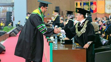 Ahmad Rizal Ramdhani Raih Doktor Pembangunan Berkelanjutan dari UI