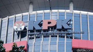 KPK Panggil Stafsus Menhut Terkait Amplop Dolar dari Bupati Kuansing