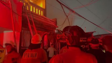 Kebakaran Melibatkan 83 Rumah di Kramat Senen