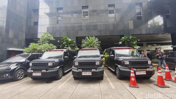 KPK Perkenalkan Tiga Mobil Tahanan Baru Toyota Hilux Rangga