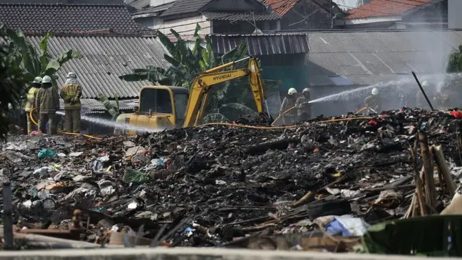 Pemprov DKI Kejar Pelaku Pembuangan Sampah Ilegal di Kramat Jati