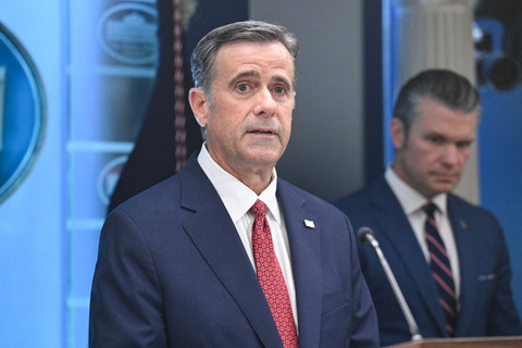 Direktur CIA John Ratcliffe Diduga Terbang Diam-Diam ke Moskow
