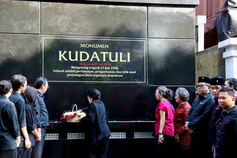 Megawati Resmikan Monumen Kudatuli: Generasi Muda Harus Hormati Pengorbanan
