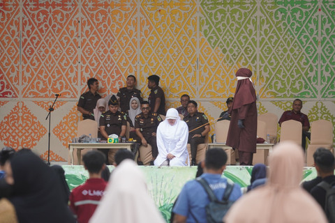 11 Terpidana Pelanggaran Syariat Jalani Cambuk di Banda Aceh