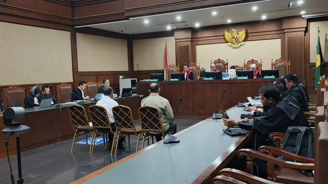 Mantan Pejabat Bea Cukai Didakwa Gunakan Dana Operasional untuk Kado Emas