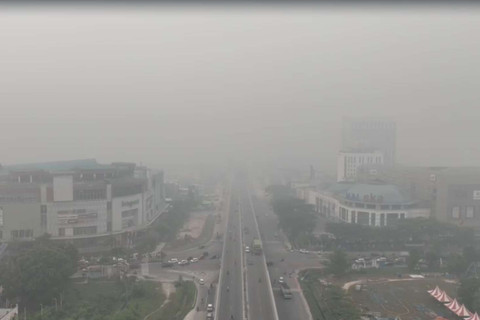 Kabut Asap Karhutla Selimuti Pekanbaru, Penerbangan Terganggu