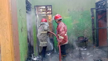 Rumah di Karangsuwung Ludes Terbakar Saat Ditinggal Penghuni