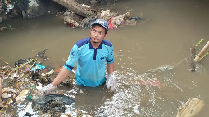Sepasang Kaki Korban Mutilasi Ditemukan di Aliran Kali Grogol Depok