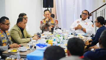 Kapolri Dialog dengan Pimpinan Buruh Bahas Revisi UU Ketenagakerjaan
