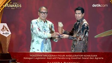 Bahtra Banong Raih Penghargaan Legislator Aspiratif Keadilan Sosial-Agraria