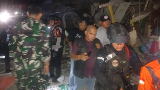 Brimob dan Gegana Dikerahkan Amankan Pasar Cimanggis Tangsel