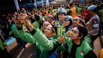 Ratusan Ojol Ramai Kopdar Kebangsaan di Polda Metro Jaya, Cek Kendaraan Gratis