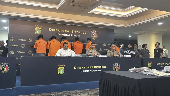 Polda Metro Jaya Buru Tersangka Sindikat Buzzer Penyebaran Hoaks