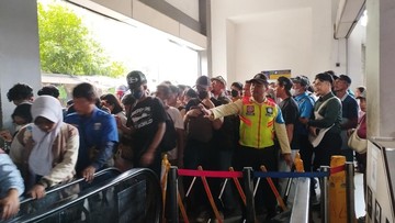 DPR dan Kemenhub Desak Penuntasan Perbaikan Eskalator Stasiun Duri