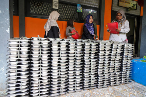 BGN Wajibkan Ompreng Makan Bergizi Gratis Cantumkan Batas Waktu Konsumsi
