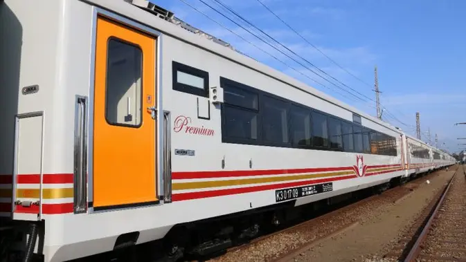 INKA Serahkan Kereta Ekonomi Premium Pesanan KAI