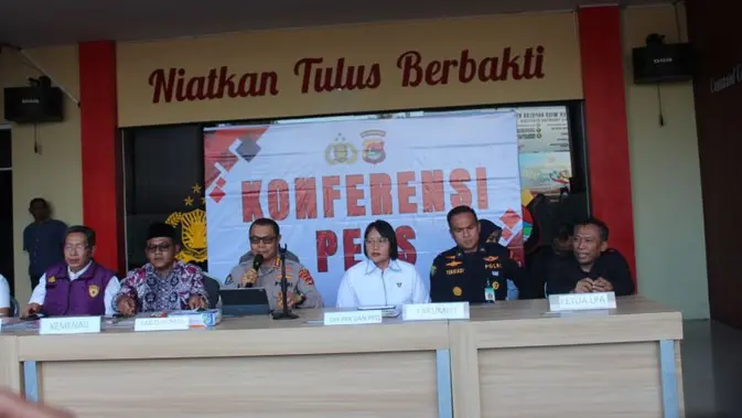 Polda NTB Gelar Konferensi Pers Terkait Empat Santri Terbakar