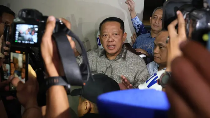 Mantan Jampidsus Febrie Adriansyah Resmi Ditahan KPK