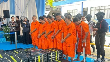 BNN Gagalkan Penyelundupan 2,6 Ton Narkoba Cair, Sepuluh WNA Ditangkap