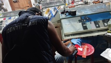 Polisi Temukan Bercak Darah dan Serpihan Tulang di Konter Ponsel Ambarawa