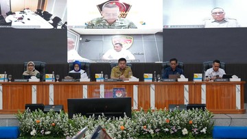 Sekjen Kemendagri Instruksikan Pemda Kendalikan Harga Tiga Komoditas