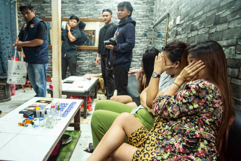 Polrestabes Bandung Grebek Saritem, 21 Orang Positif Sabu