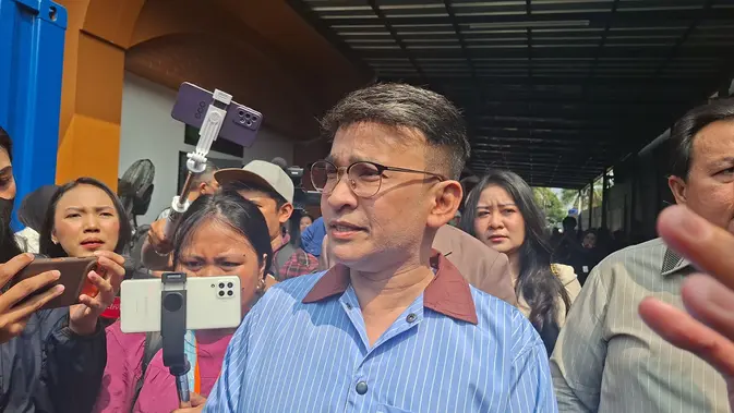 Ruben Onsu Temui Awak Media di PN Jakarta Selatan