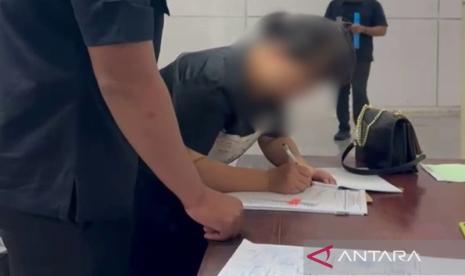 Imigrasi Denpasar Deportasi Dua WN China Pelaku Praktik Kedokteran Ilegal