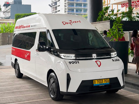 DayTrans Operasikan Van Listrik Farizon SV di Dua Rute